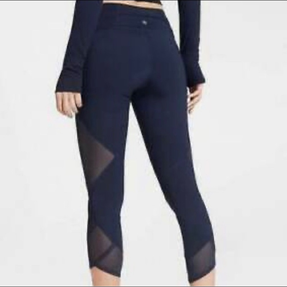 Athleta Aura Sonar Capri. Size SMALL
